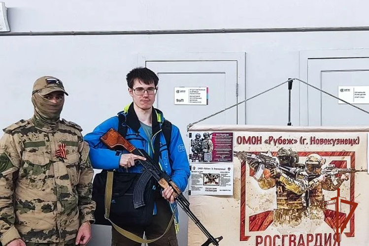 Бойцы ОМОН «Рубеж» рассказали новокузнецким студентам о службе в спецподразделении
