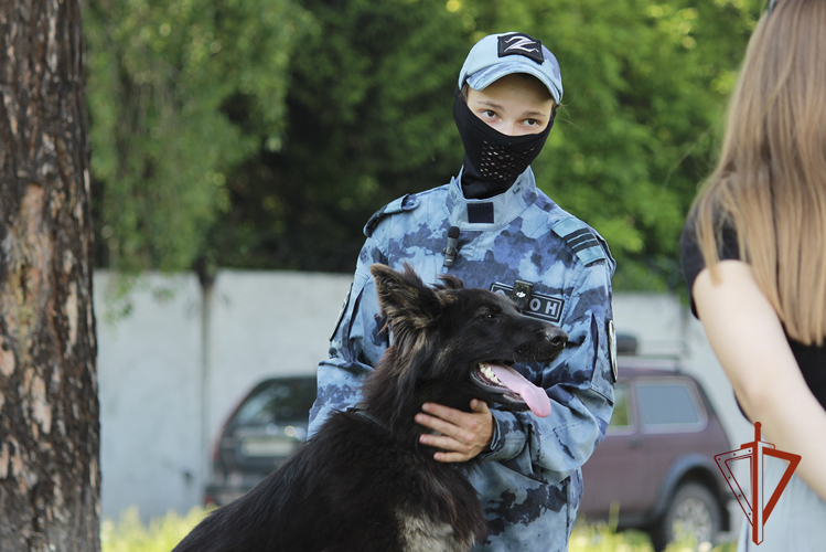 В новокузнецкий ОМОН «Рубеж» поступило четвероногое пополнение