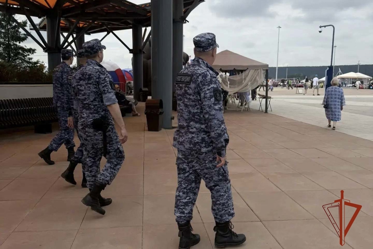 Росгвардия обеспечила безопасность праздничных мероприятий в честь Дня России в Кузбассе