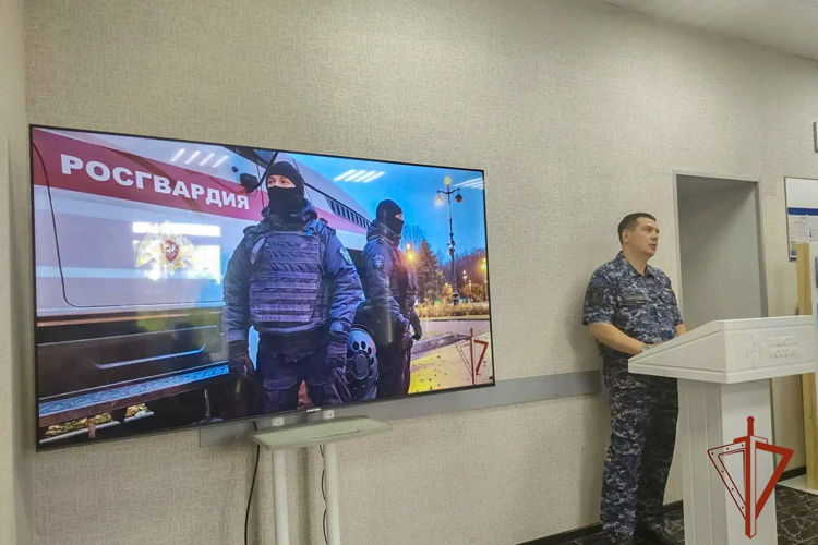 Росгвардия представила перспективные вакансии на Всероссийской ярмарке трудоустройства в Кузбассе