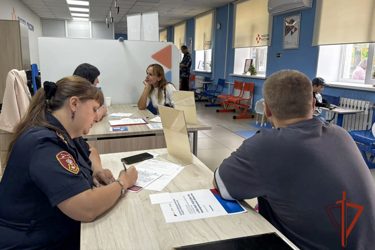 Росгвардия представила перспективные вакансии на Всероссийской ярмарке трудоустройства в Кузбассе