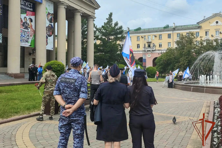 Росгвардейцы обеспечили правопорядок во время празднования Дня Военно-Морского Флота в Кузбассе