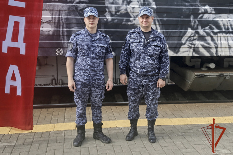 Росгвардейцы обеспечили безопасность «Поезда Победы» в Кузбассе
