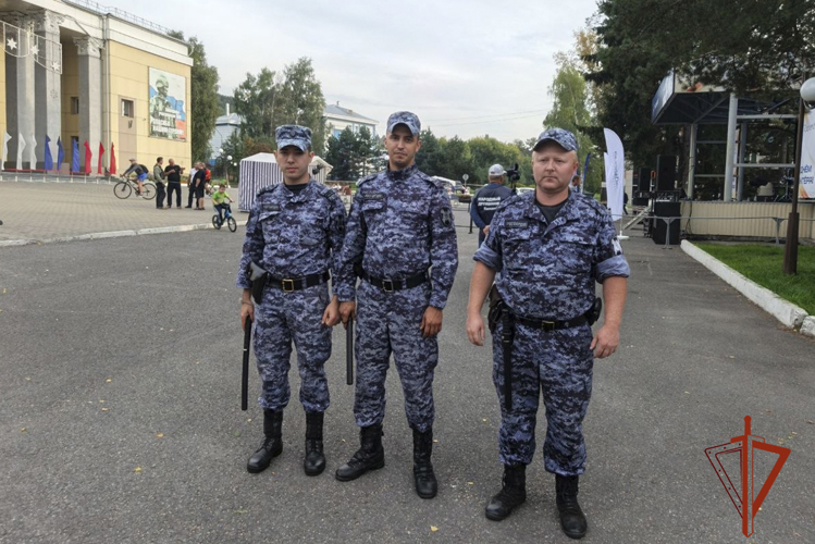 Росгвардейцы обеспечили безопасность праздничных мероприятий ко Дню шахтёра в Кузбассе (ФОТО)