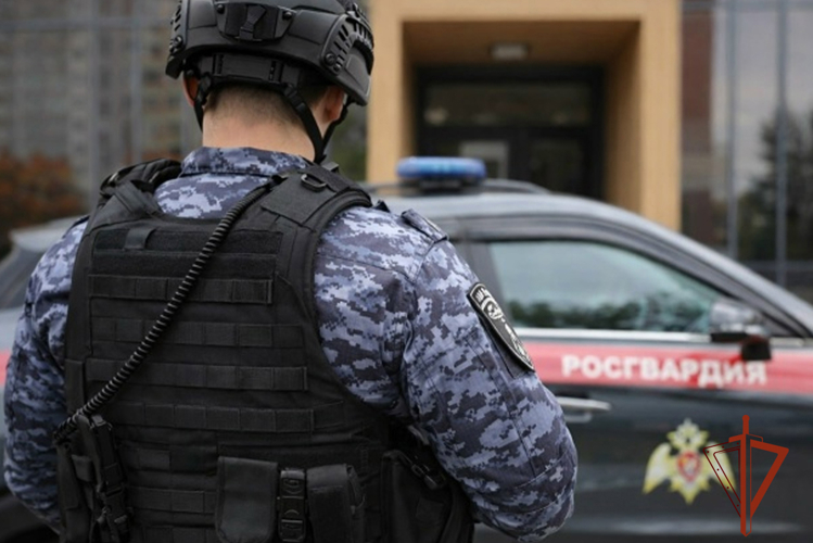В Новокузнецке росгвардейцы пресекли конфликт в питейном заведении