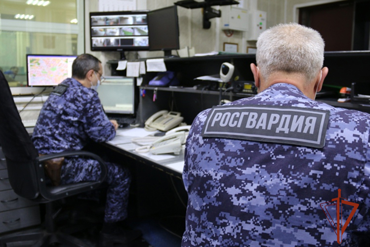 Росгвардейцы задержали нарушителя общественного порядка на автостанции в Березовском