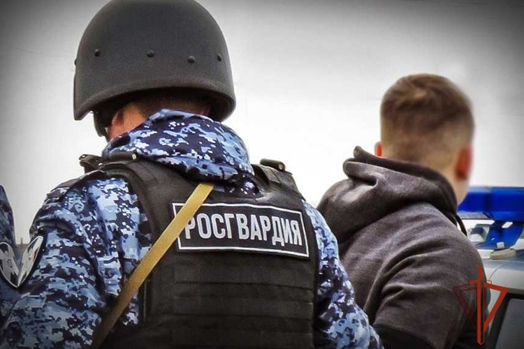 Росгвардейцы задержали новокузнечанина после угроз горожанке топором (ФОТО)