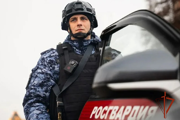 В Новокузнецке росгвардейцы задержали участницу бытового конфликта с ножом (ФОТО)