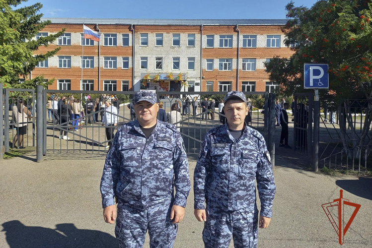 В Кузбассе Росгвардия обеспечила охрану общественного порядка в День знаний
