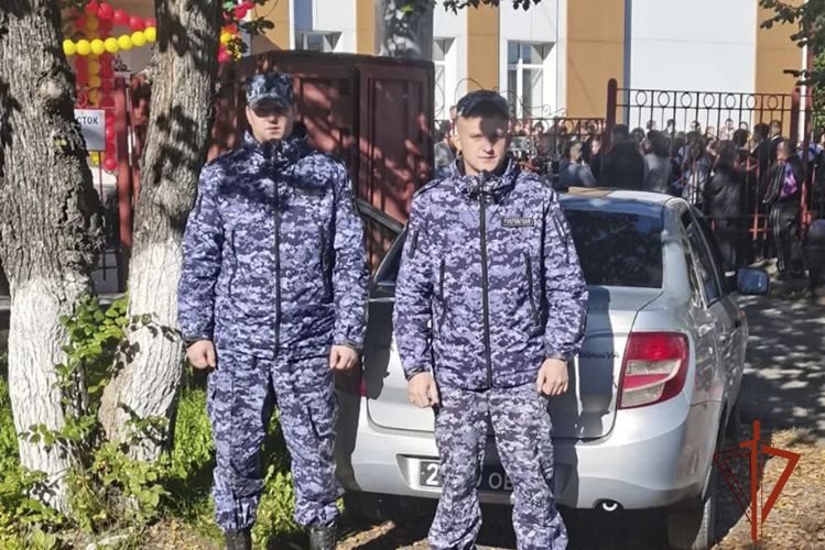 В Кузбассе Росгвардия обеспечила охрану общественного порядка в День знаний
