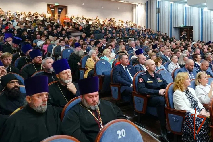 В Кузбассе начальник региональных подразделений Росгвардии принял участие в семейном форуме (ФОТО) 