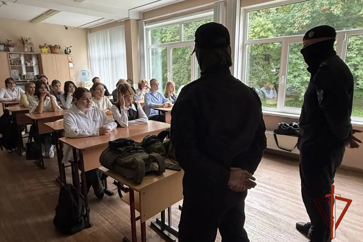 Росгвардейцы в Кузбассе приняли участие в мероприятиях ко Дню солидарности в борьбе с терроризмом