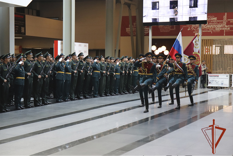 Кузбассовцы приняли военную присягу в Новосибирском военном институте Росгвардии