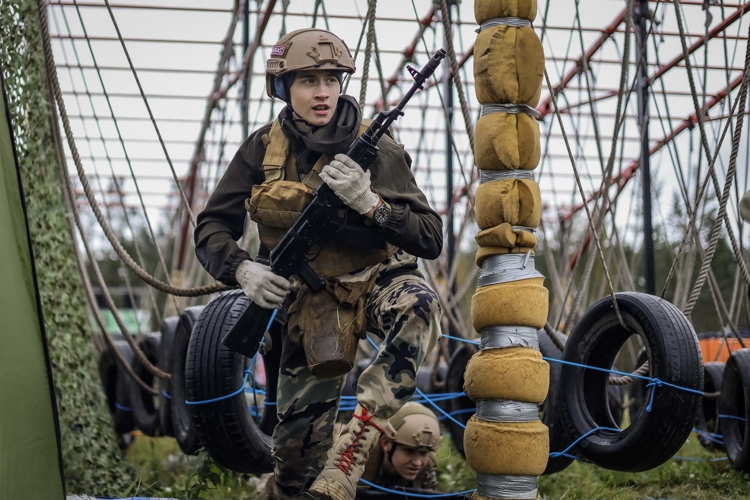 Росгвардейцы приняли участие в военно-спортивной игре «Юный защитник. Арена патриотов»
