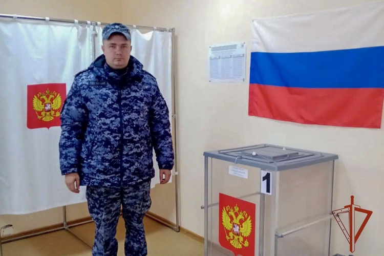 Росгвардейцы выполнили задачи по обеспечению правопорядка в период голосования на территории Кузбасса