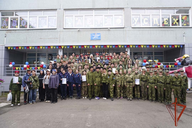 Сотрудники спецподразделений Росгвардии оценили подготовку кемеровских юнармейцев