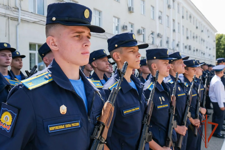 Сын сотрудника кузбасской Росгвардии принес Военную присягу
