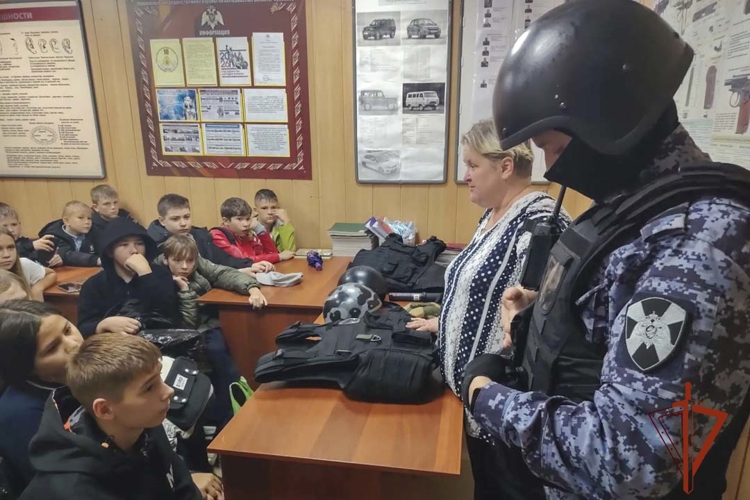 В Таштаголе школьникам представили службу во вневедомственной охране Росгвардии