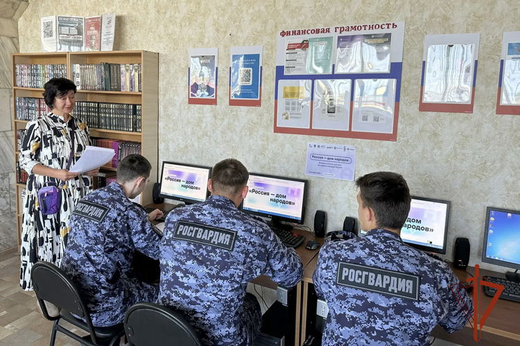 В Яшкино росгвардейцы проверили знания о языках народов России