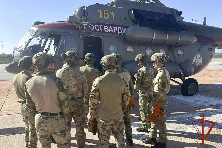Занятие по беспарашютному десантированию провел спецназ Росгвардии в Кемеровской области