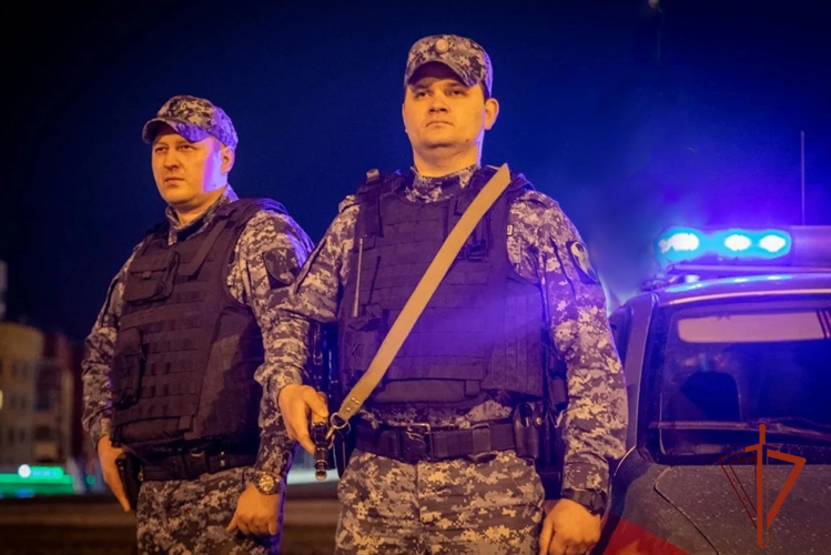 В Березовском росгвардейцы пресекли конфликт в охраняемом ломбарде