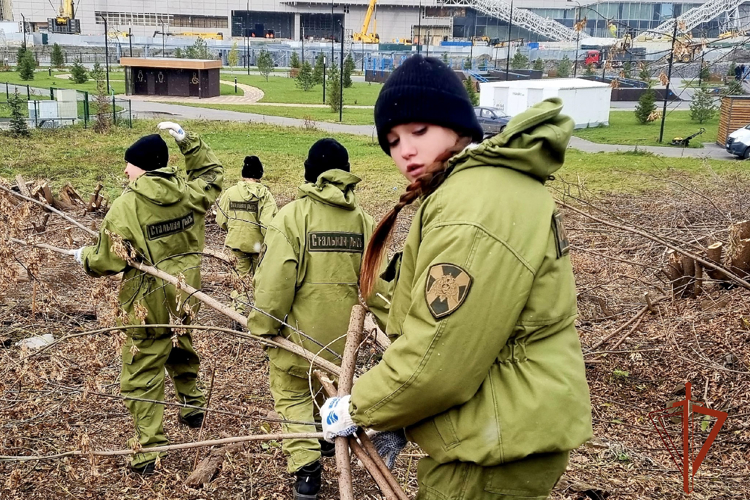 Кадеты Росгвардии внесли свой вклад в благоустройство берегов Кемерова