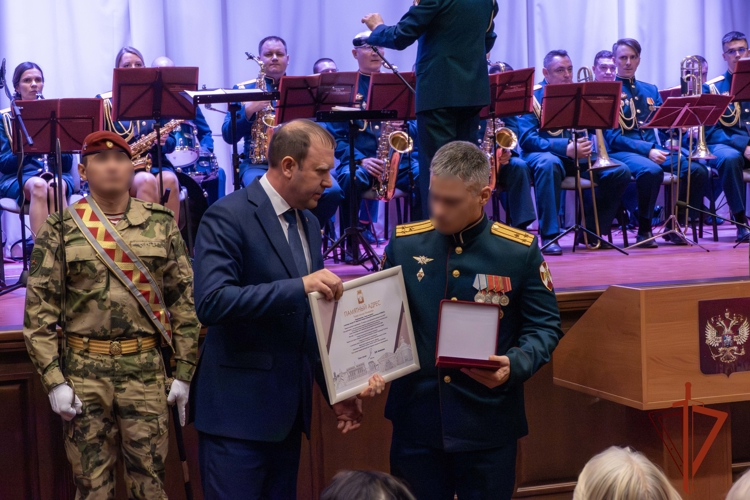 Командующий Сибирским округом Росгвардии поздравил личный состав и ветеранов войск с 70-летием со дня образования воинской части (ФОТО)