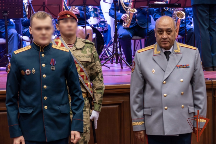 Командующий Сибирским округом Росгвардии поздравил личный состав и ветеранов войск с 70-летием со дня образования воинской части (ФОТО)