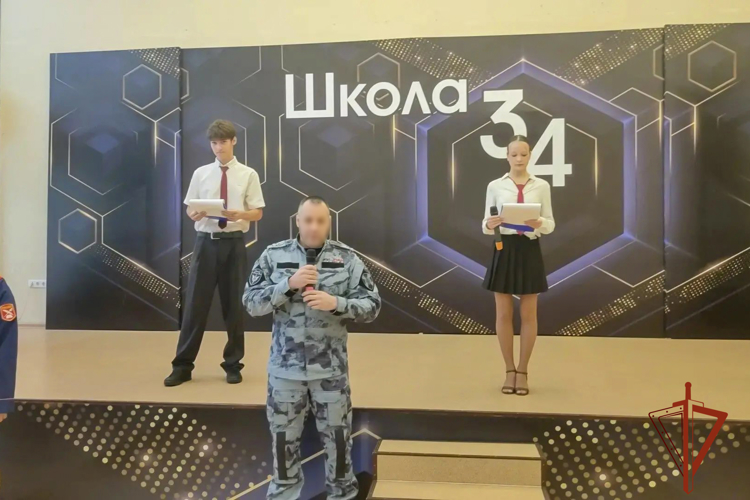 В Кемерове почтили память сотрудника ОМОН Героя России Станислава Амелина