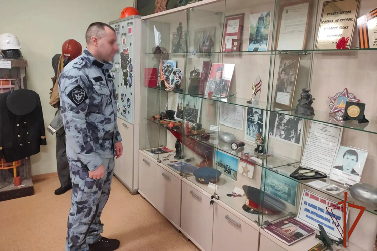 В Кемерове почтили память сотрудника ОМОН Героя России Станислава Амелина
